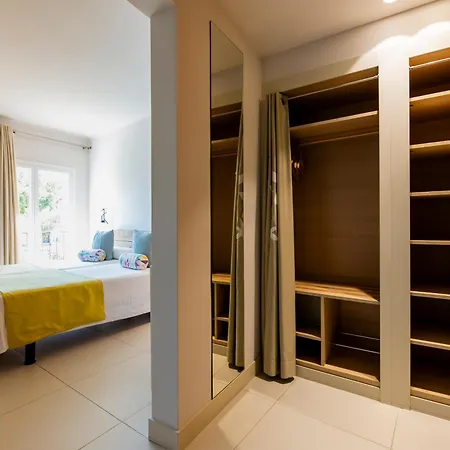 Tarongeta - Adults Only