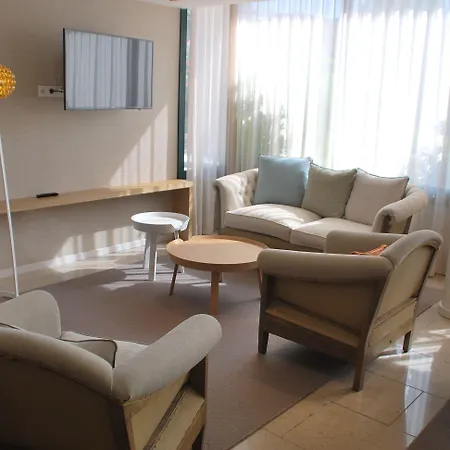 Tarongeta - Adults Only