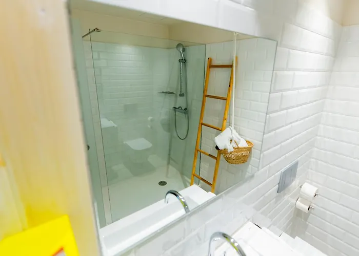 Tarongeta - Adults Only