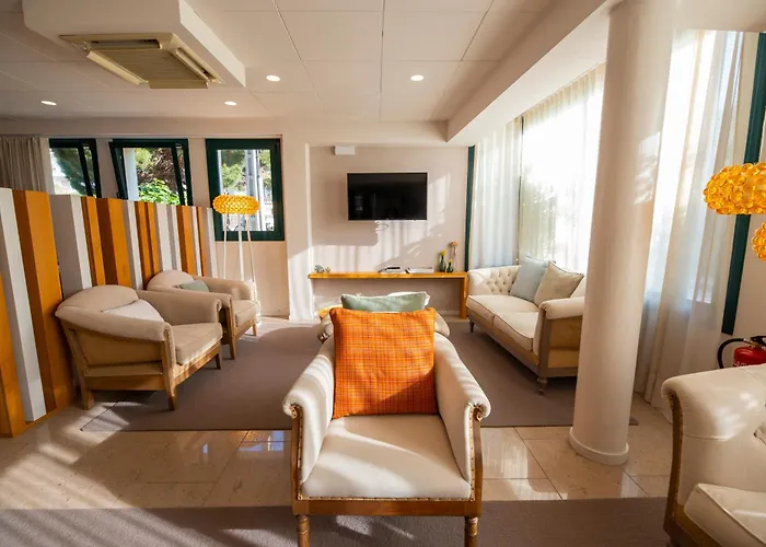 Tarongeta - Adults Only