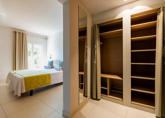 Tarongeta - Adults Only